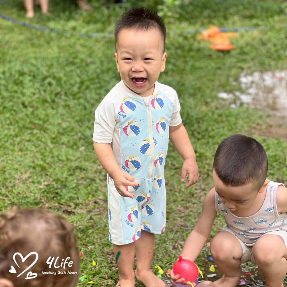 Trẻ Ghi Nhớ Sâu Khi Được Chạm Và Cảm Nhận