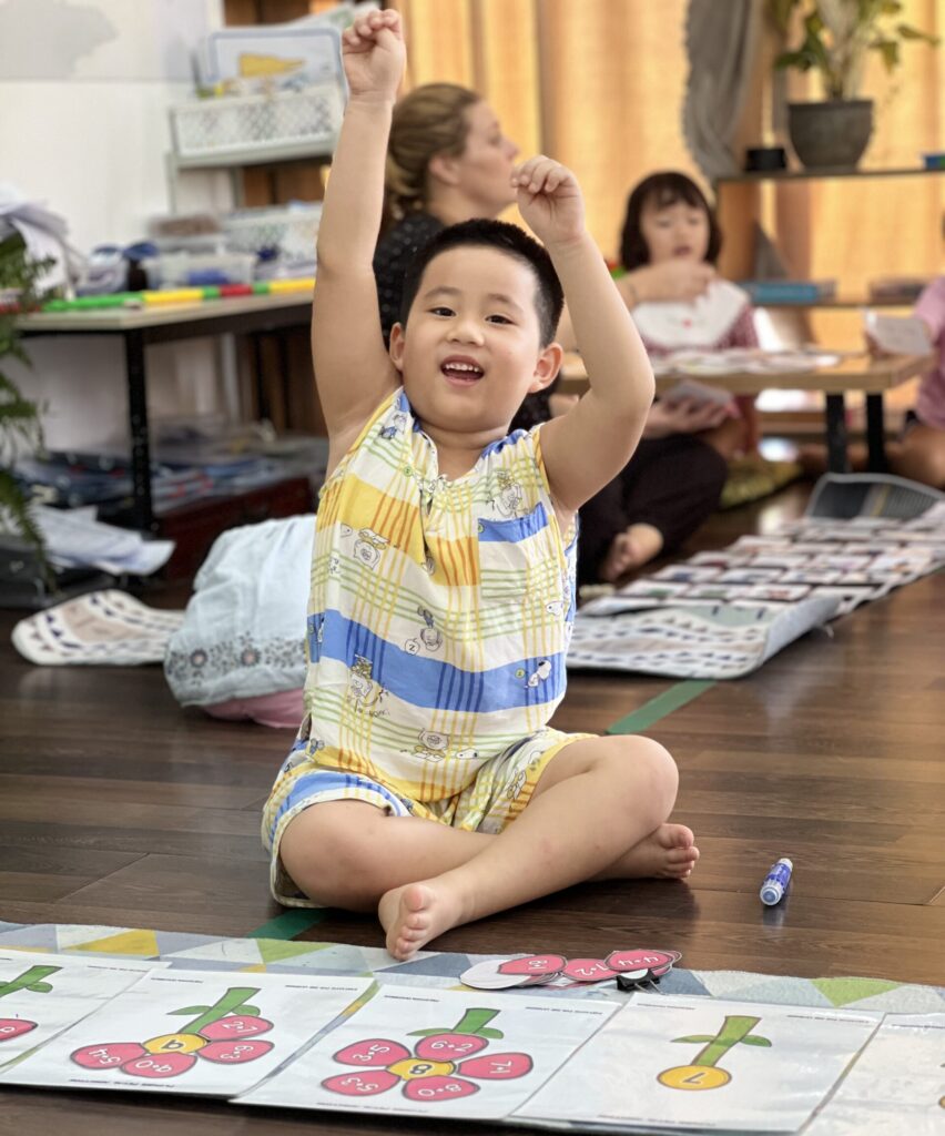 Dạy trẻ mầm non học toán theo phương pháp Montessori