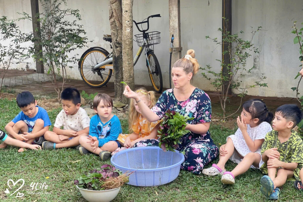 Montessori tạo ra môi trường phát triển ngôn ngữ