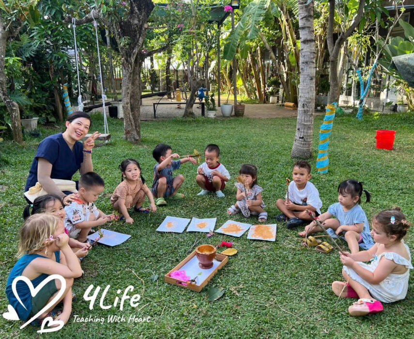Montessori tạo ra môi trường phát triển ngôn ngữ